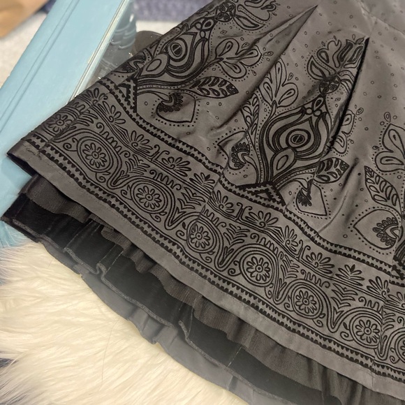 Gorgeous size 6 skirt - Picture 10 of 10